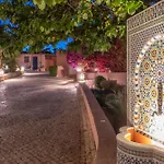Seventies Cheap & Chic Ii Apartahotel 3*